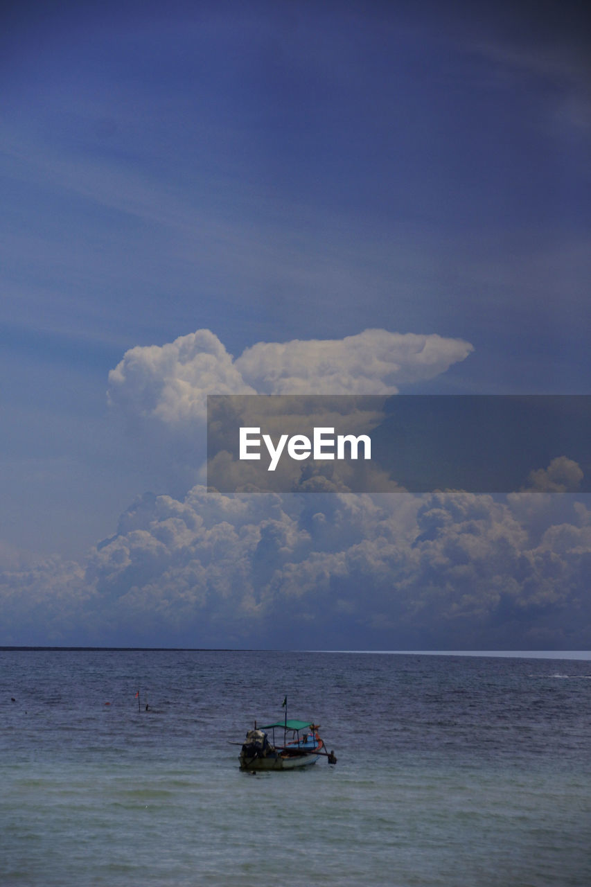 SCENIC VIEW OF SEASCAPE AGAINST SKY