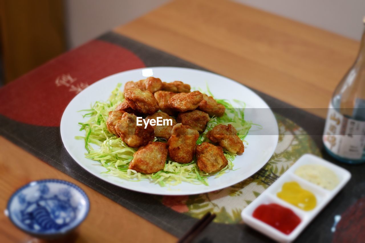 CLOSE-UP OF FOOD SERVED IN PLATE