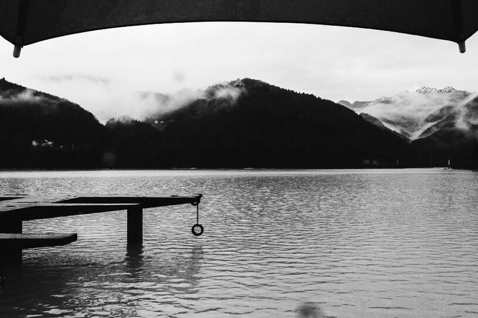 SCENIC VIEW OF MOUNTAIN RANGE