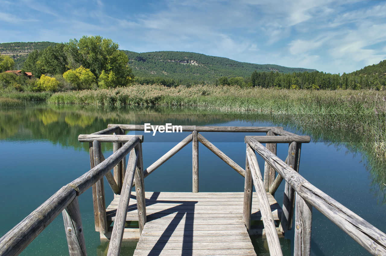 Viewpoint and wooden walkway in the uña lagoon, cuenca