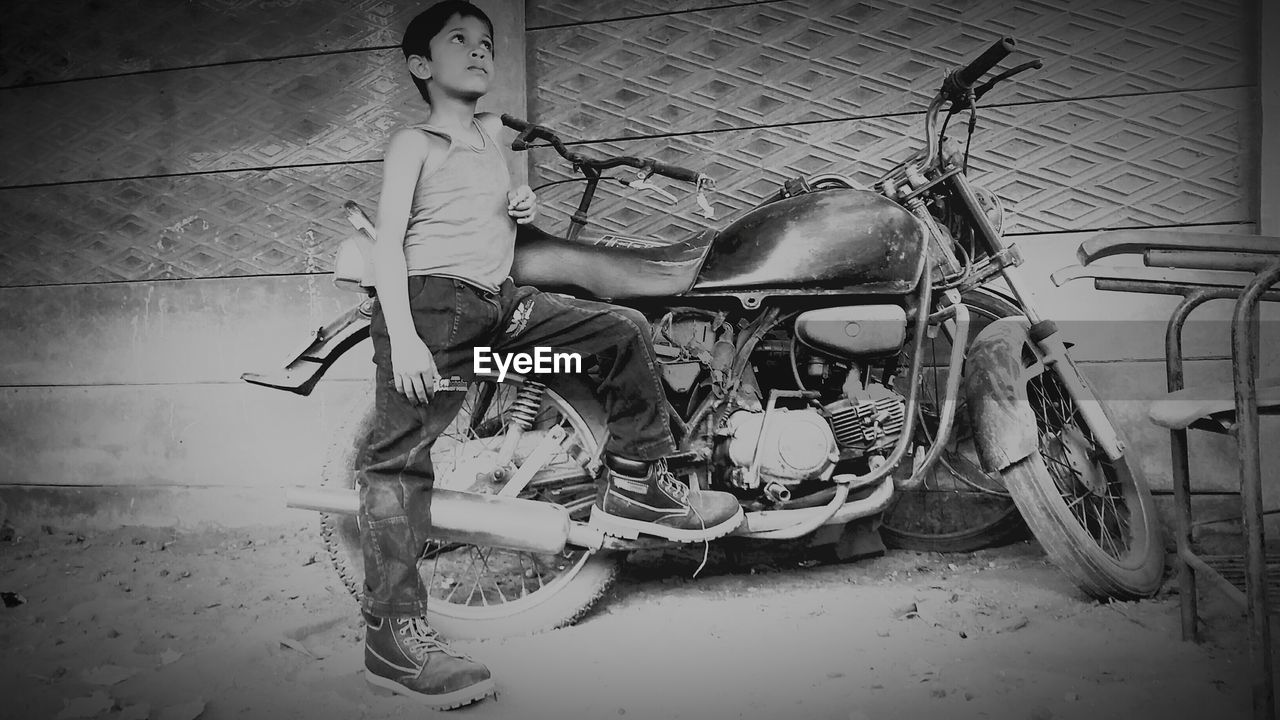 FULL LENGTH OF CHILD IN CAR
