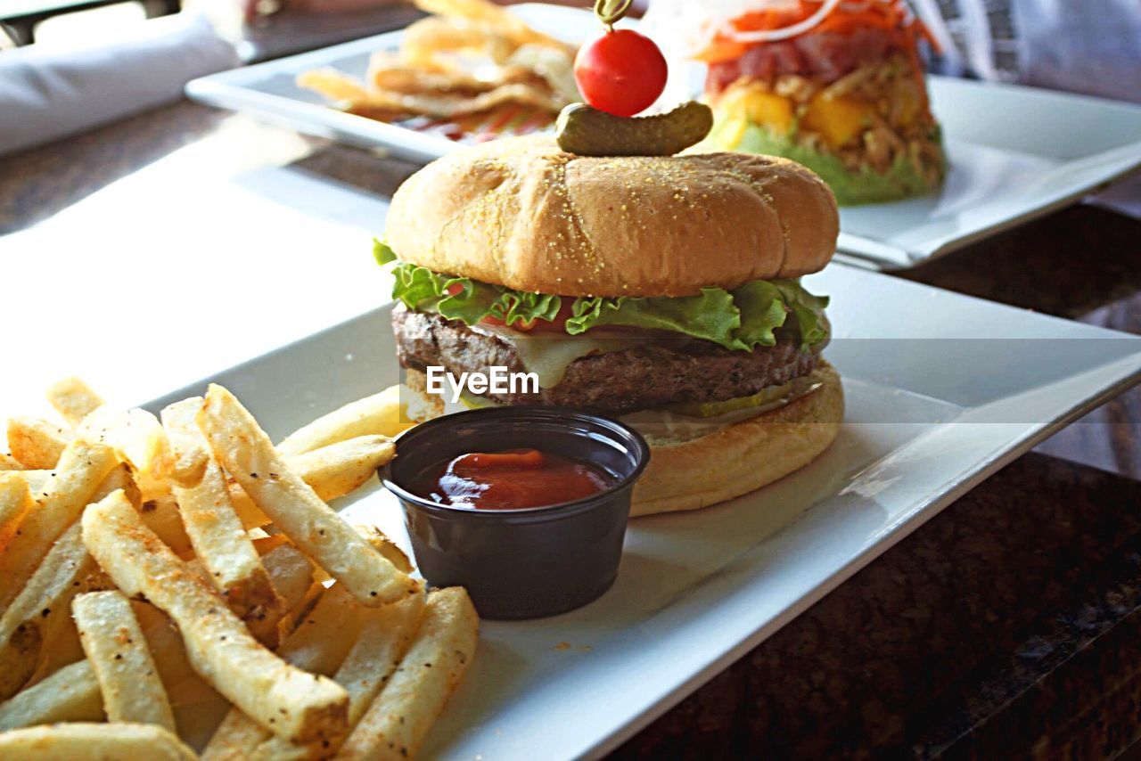 CLOSE-UP OF FOOD SERVED ON PLATE