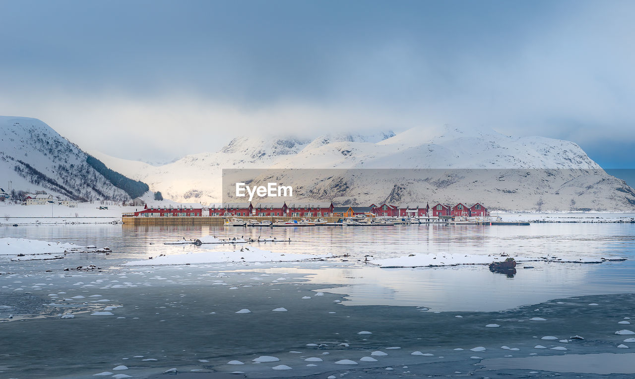 Lofoten islands is an archipelago in the county of nordland, norway