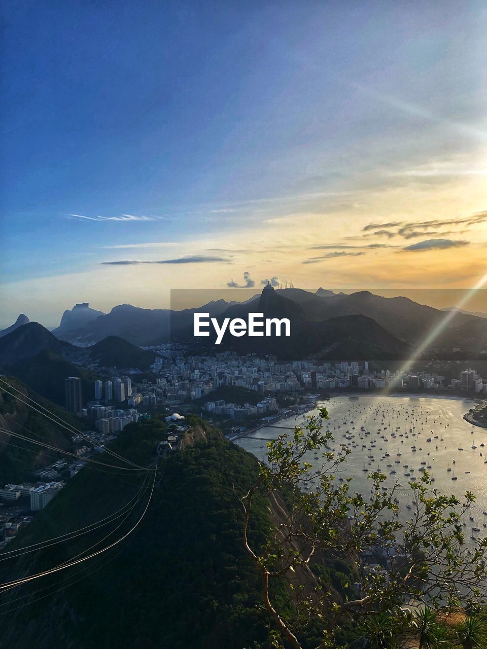 Río de janeiro from above. sightseeing, sunset at sugar loaf mountain 