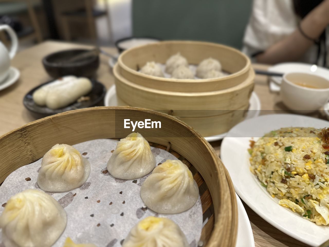 food and drink, food, dim sum, xiaolongbao, freshness, dumpling, buuz, mandu, chinese food, asian food, dish, chinese dumpling, cuisine, healthy eating, wellbeing, indoors, meal, manti, steamed, khinkali, table, restaurant, business, bowl, close-up, still life, no people, wonton, food and drink industry, container