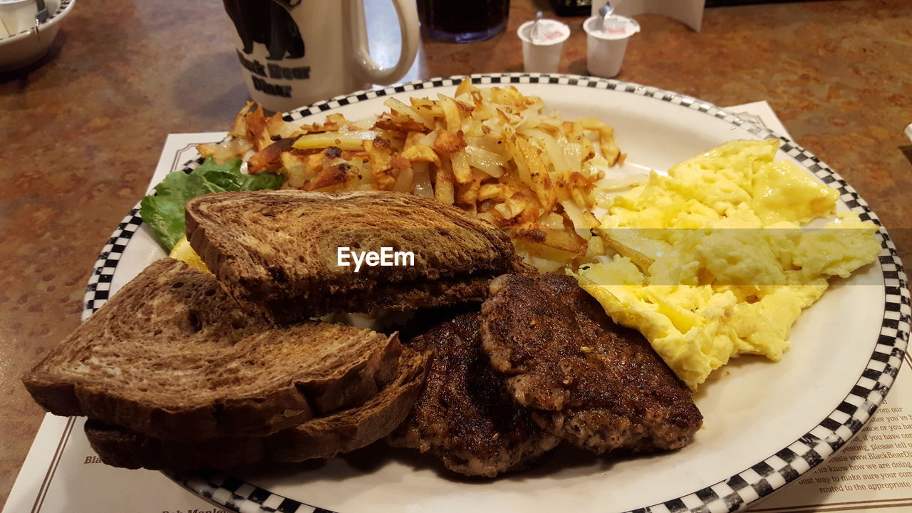 Food in plate on table