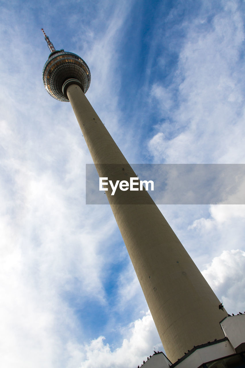 LOW ANGLE VIEW OF FERNSEHTURM TOWER