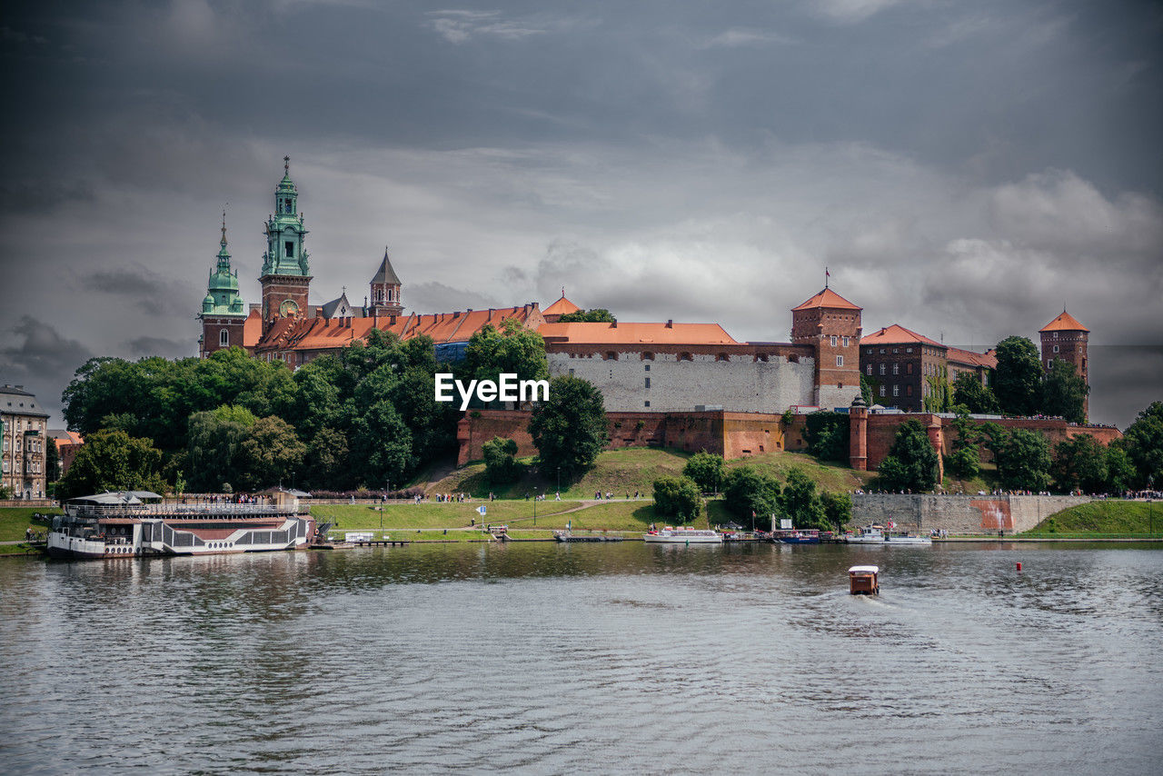 Historic wawel castle and vistula river in krakow