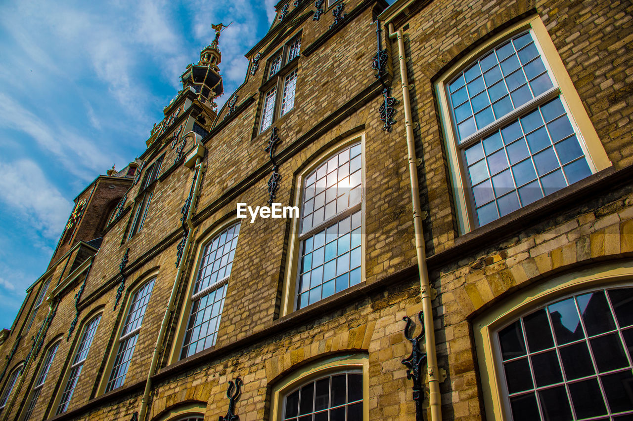 LOW ANGLE VIEW OF BUILDING