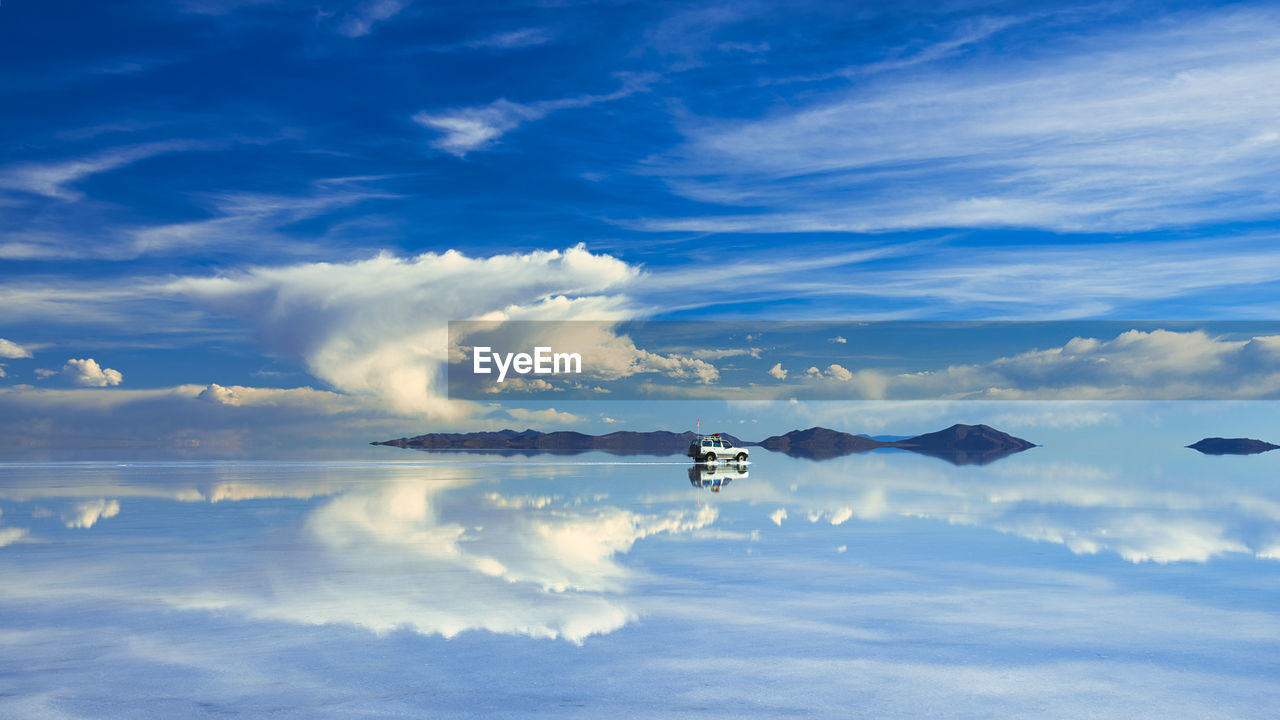 A superb view of uyuni salt lake