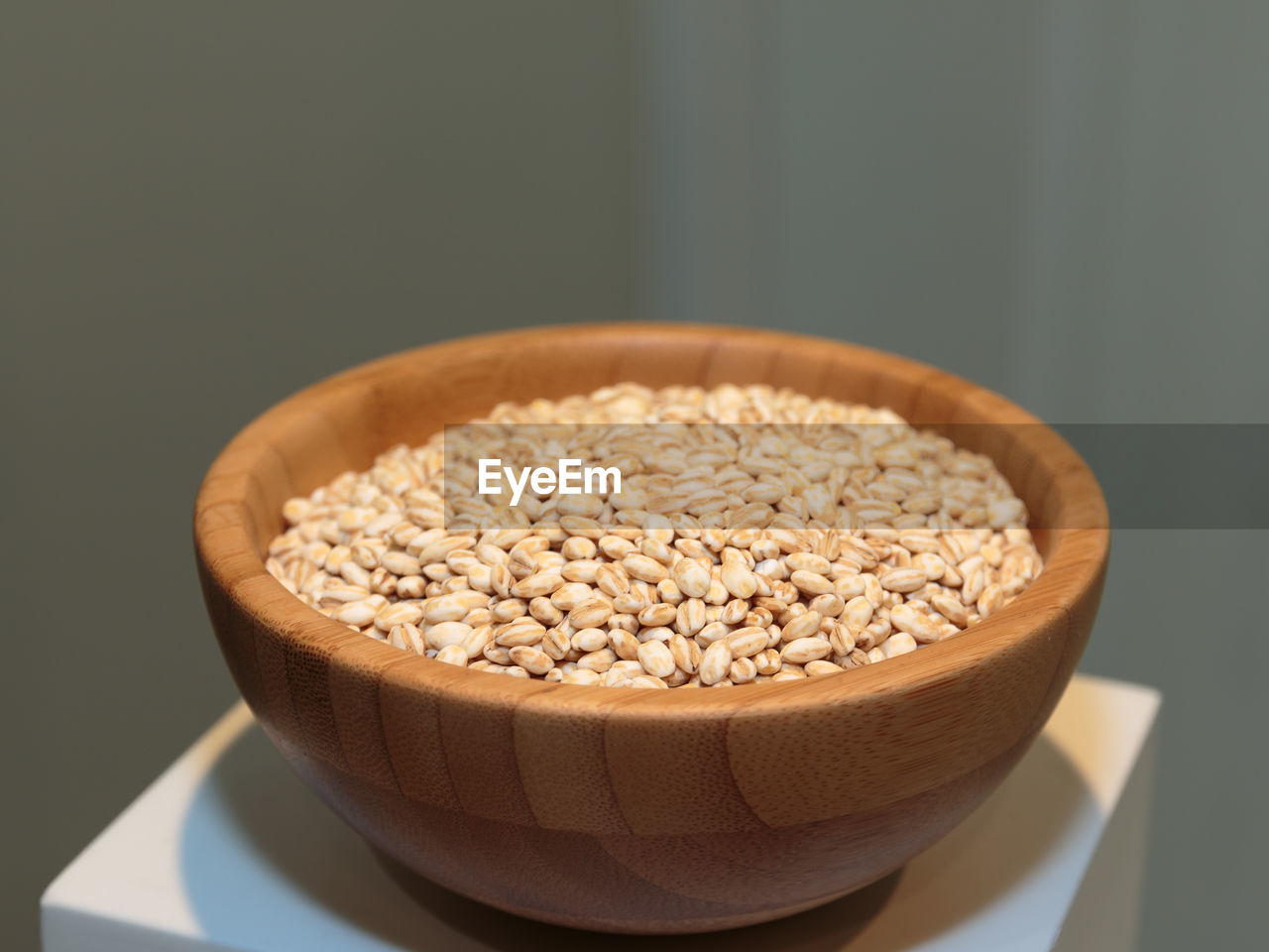 HIGH ANGLE VIEW OF BREAD IN CONTAINER ON TABLE