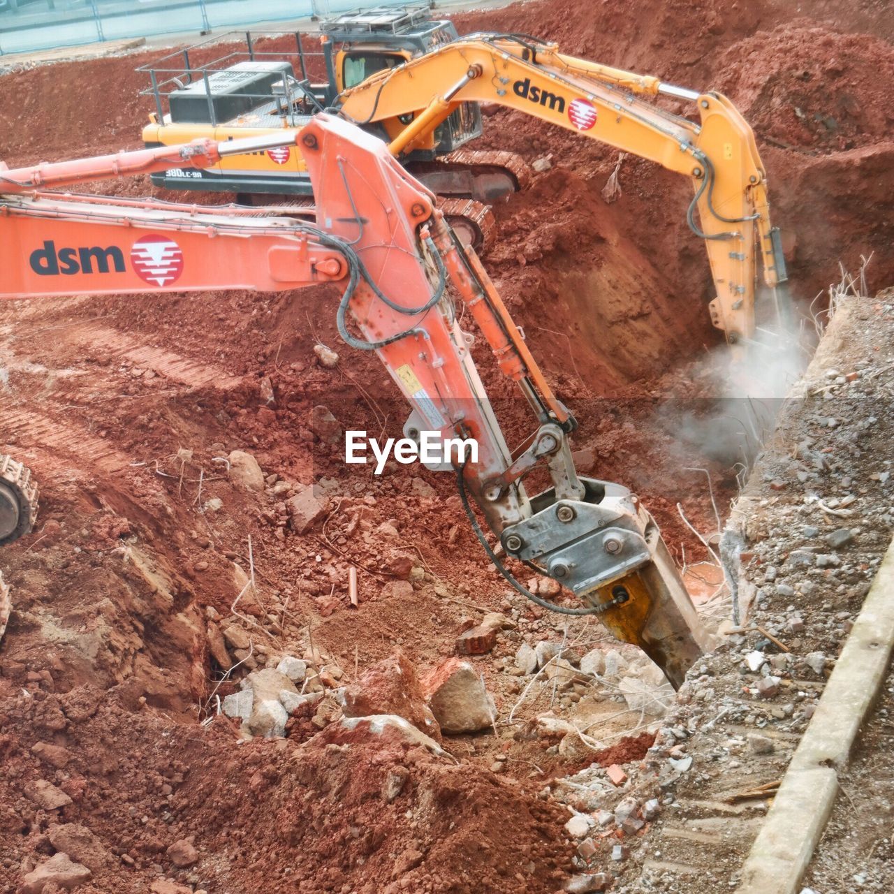 machinery, earth mover, construction site, construction machinery, development, industry, digging, outdoors, day, no people