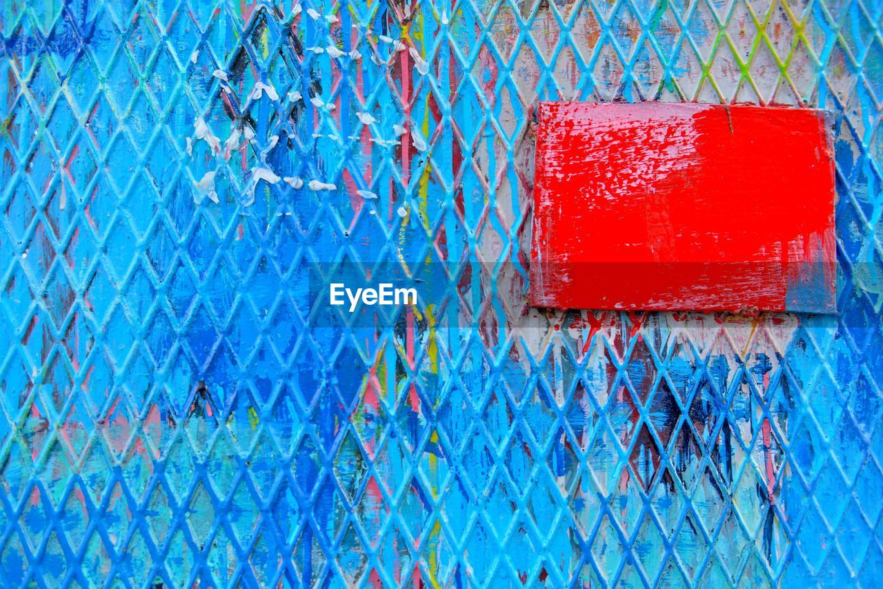 FULL FRAME SHOT OF SWIMMING POOL WITH WATER