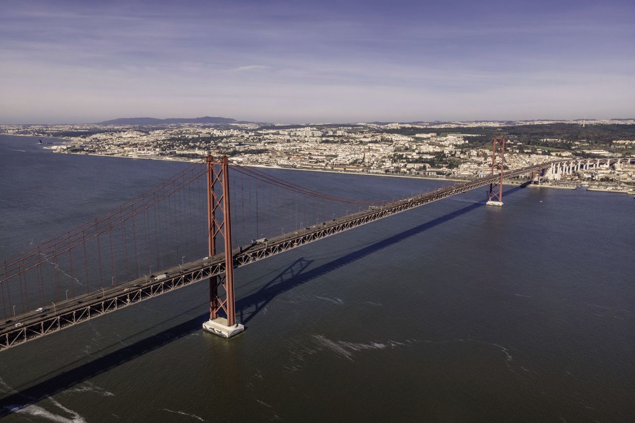 BRIDGE OVER RIVER IN CITY