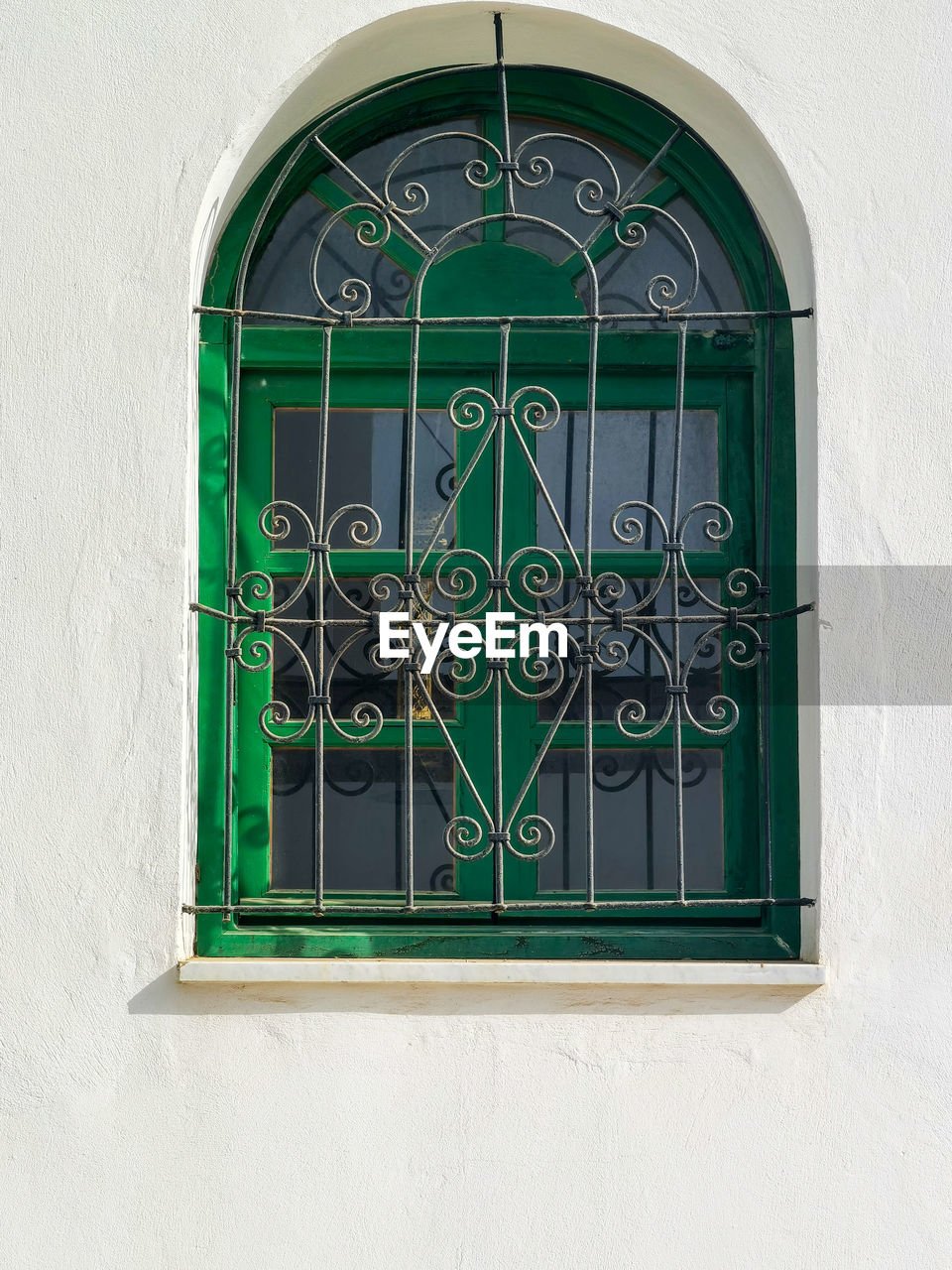 Green window in the old medina of asilah