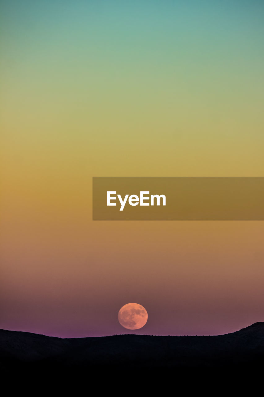 HOT AIR BALLOON AT SUNSET