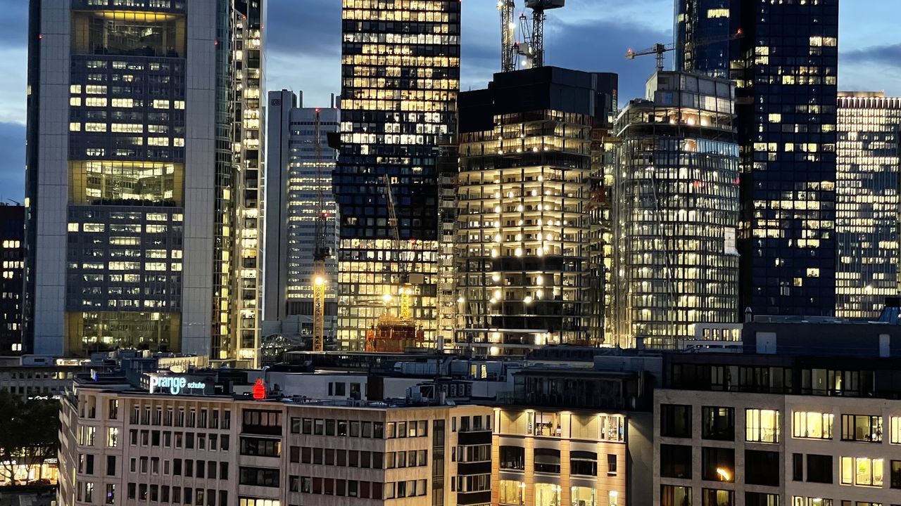 Frankfurt am main frankfurt skyline skyscraper 