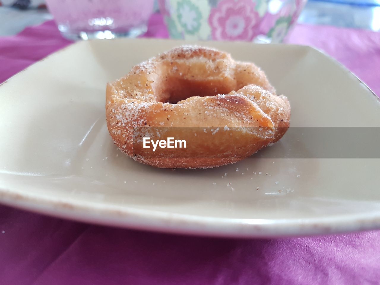 food and drink, food, doughnut, plate, dessert, sweet food, sweet, donut, baked, freshness, beignet, dish, no people, close-up, indoors, sugar, cuisine, powdered sugar, focus on foreground, table, unhealthy eating, produce, breakfast, temptation