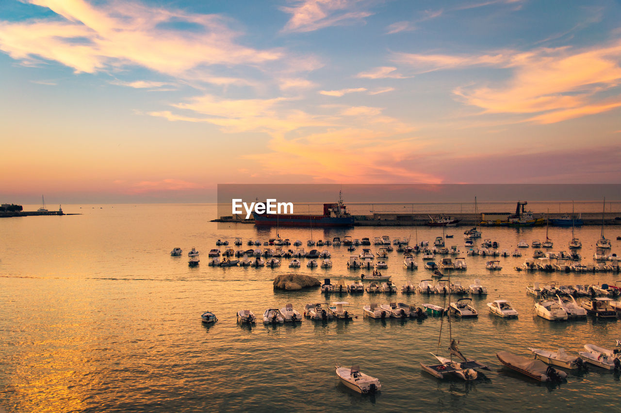 VIEW OF SEA AGAINST SKY DURING SUNSET