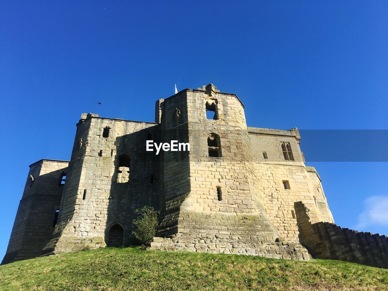 LOW ANGLE VIEW OF FORT AGAINST SKY