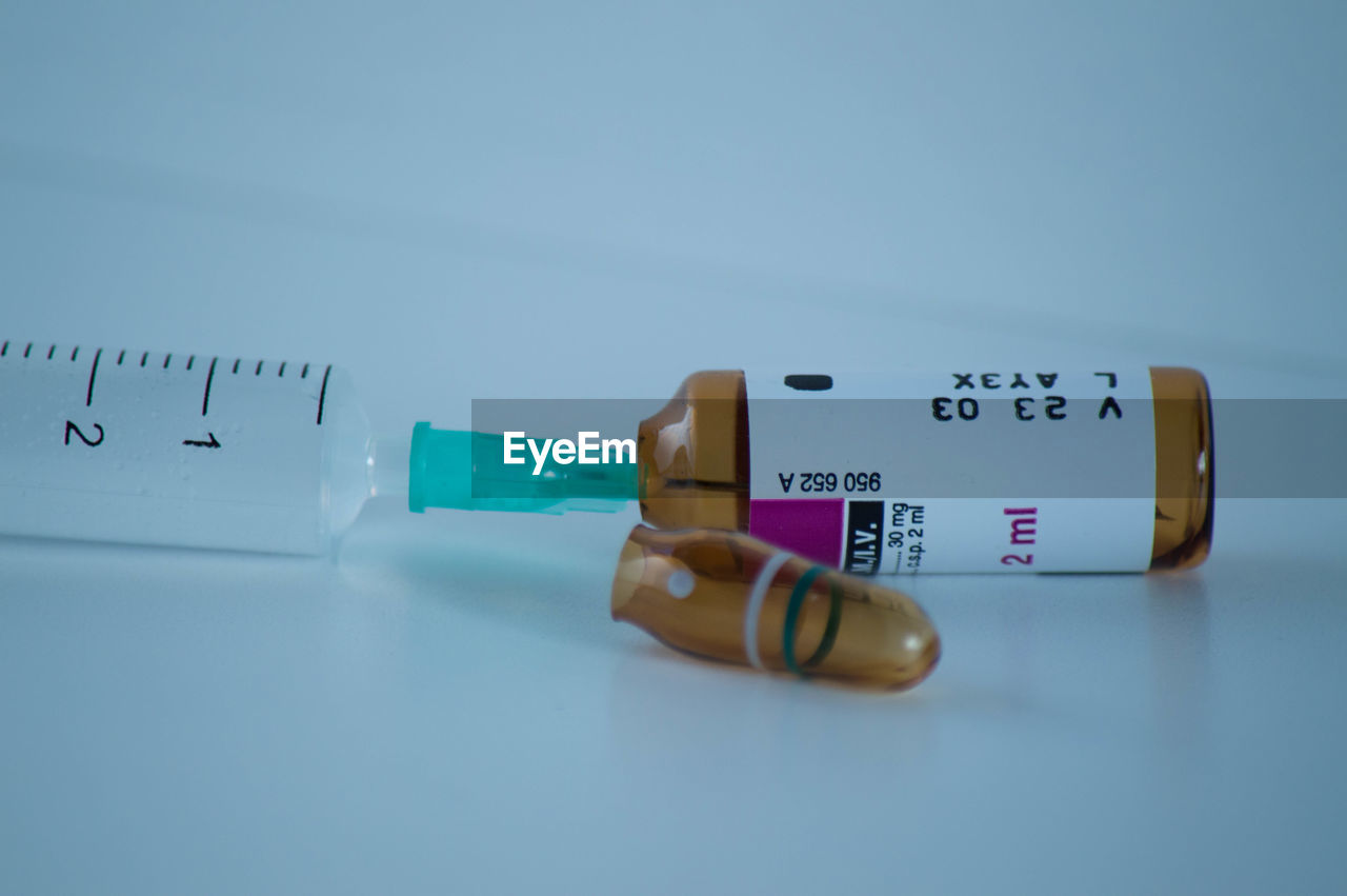 usb flash drive, indoors, healthcare and medicine, blue, studio shot, no people, blue background, close-up, copy space, medicine, pill, communication