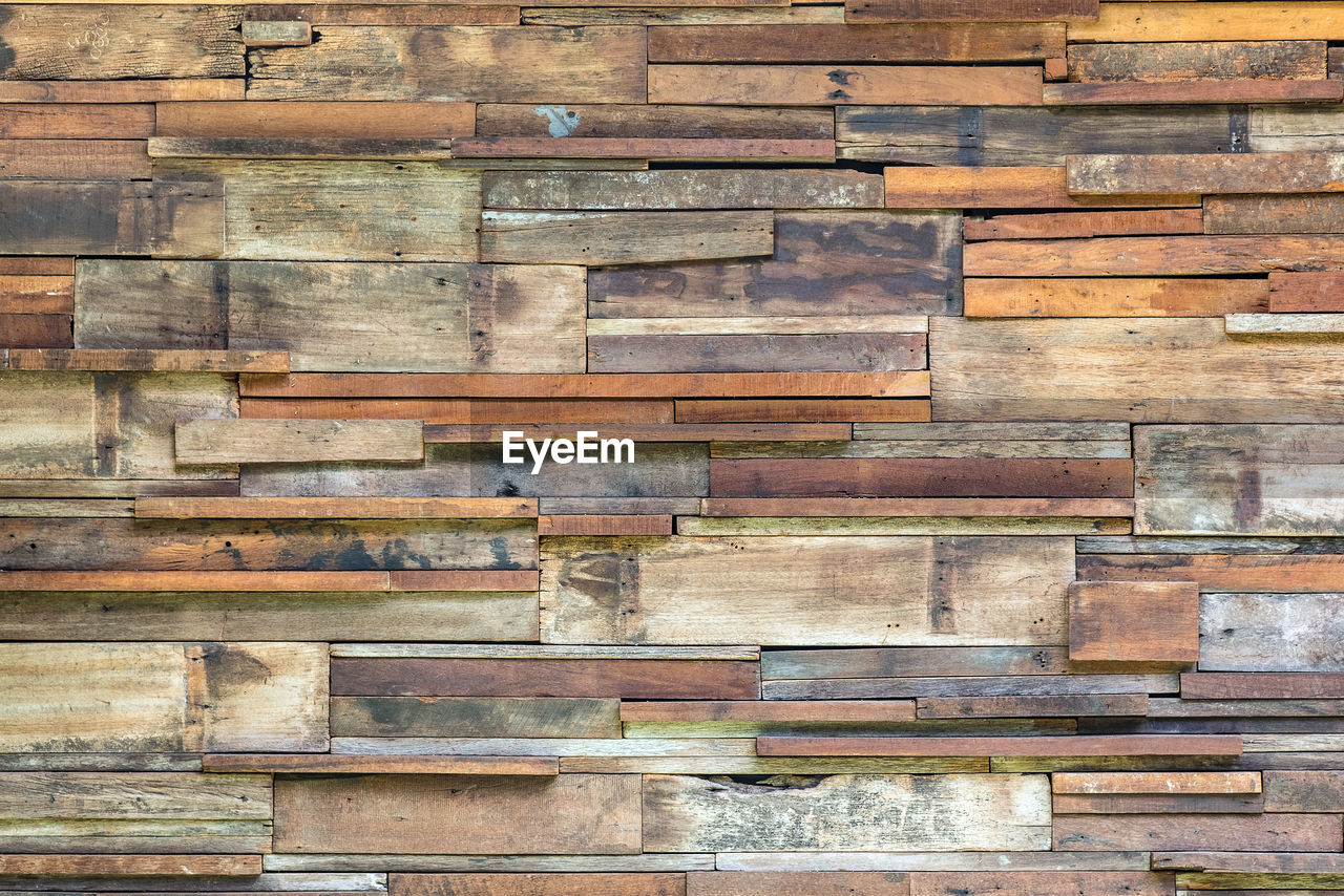 CLOSE-UP OF WEATHERED WALL