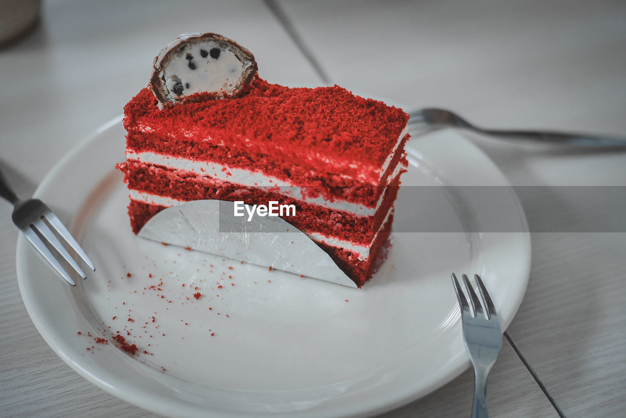 Close-up of cake in plate on table