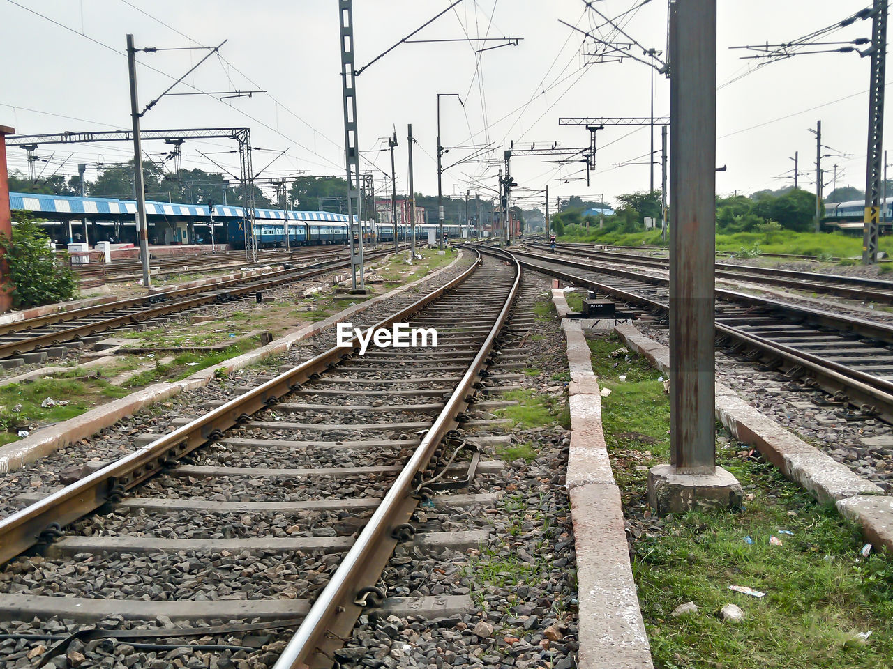 RAILROAD TRACK AGAINST SKY