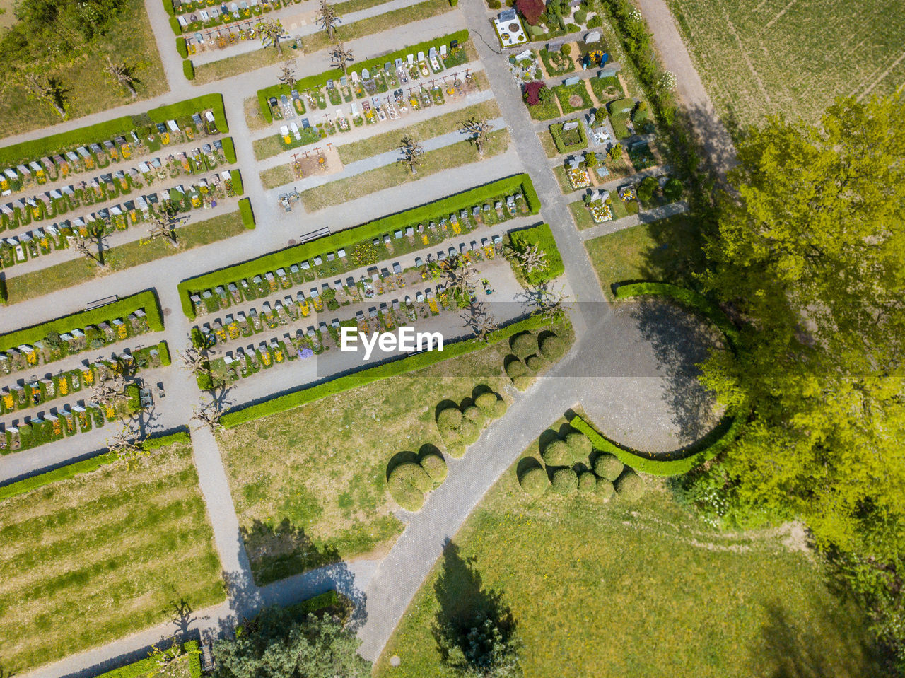 HIGH ANGLE VIEW OF FARM IN GARDEN
