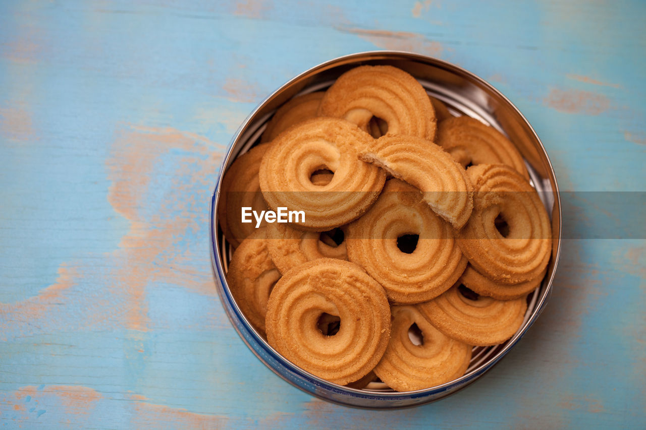 HIGH ANGLE VIEW OF DESSERT