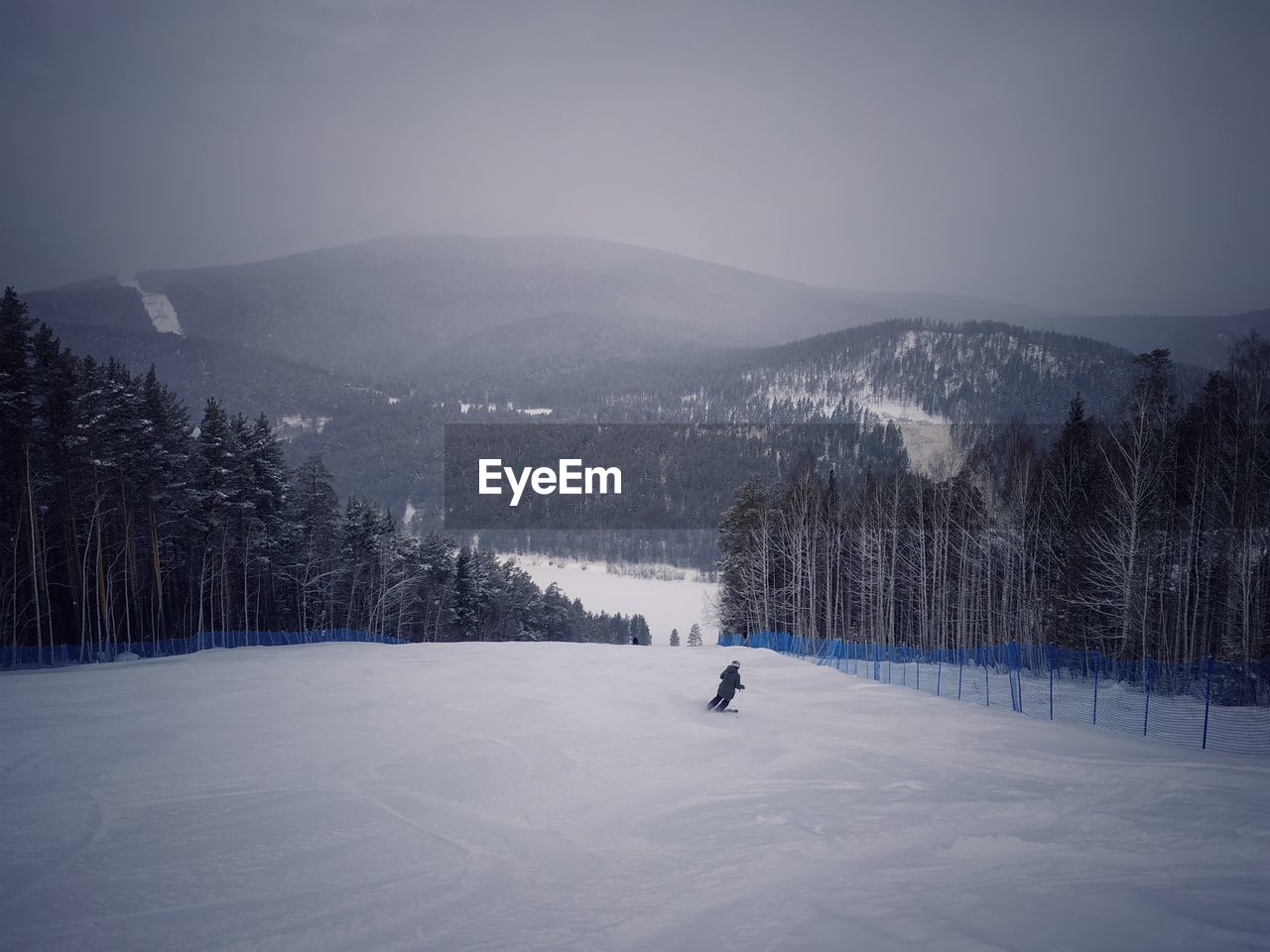 SCENIC VIEW OF SNOWCAPPED MOUNTAIN AGAINST SKY