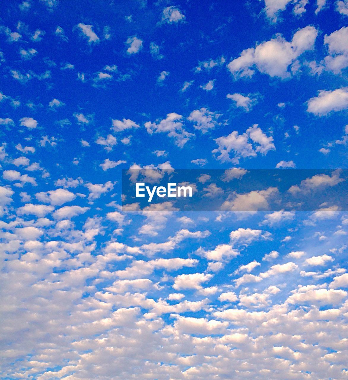 FULL FRAME SHOT OF CLOUDS IN BLUE SKY