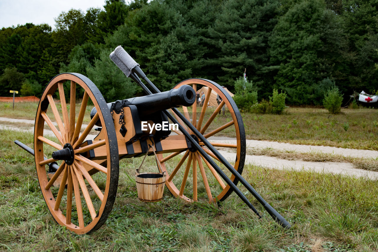 BICYCLE ON FIELD