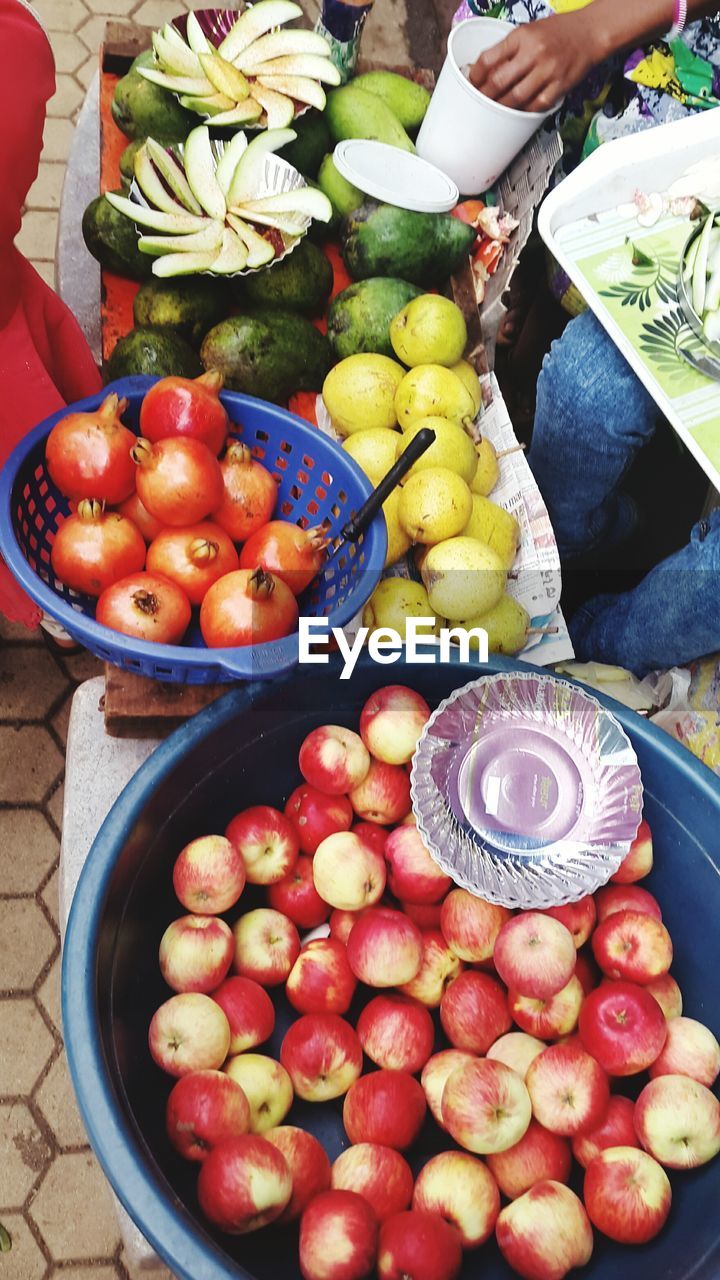 HIGH ANGLE VIEW OF VEGETABLES IN MARKET