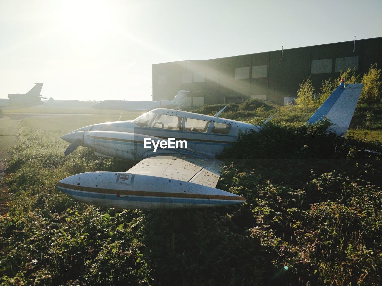 AERIAL VIEW OF BUILT STRUCTURE AGAINST SKY