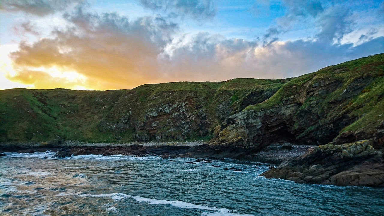 SCENIC VIEW OF RIVER AGAINST SKY