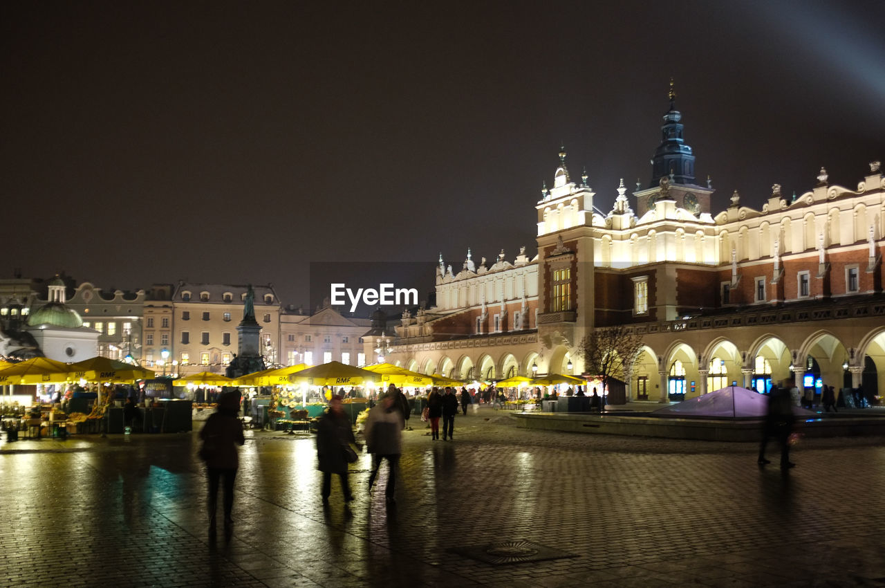 CROWD AT NIGHT