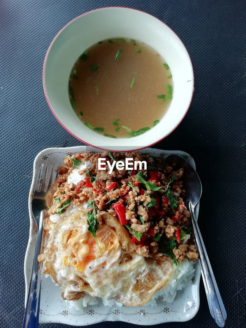 HIGH ANGLE VIEW OF FOOD SERVED IN PLATE