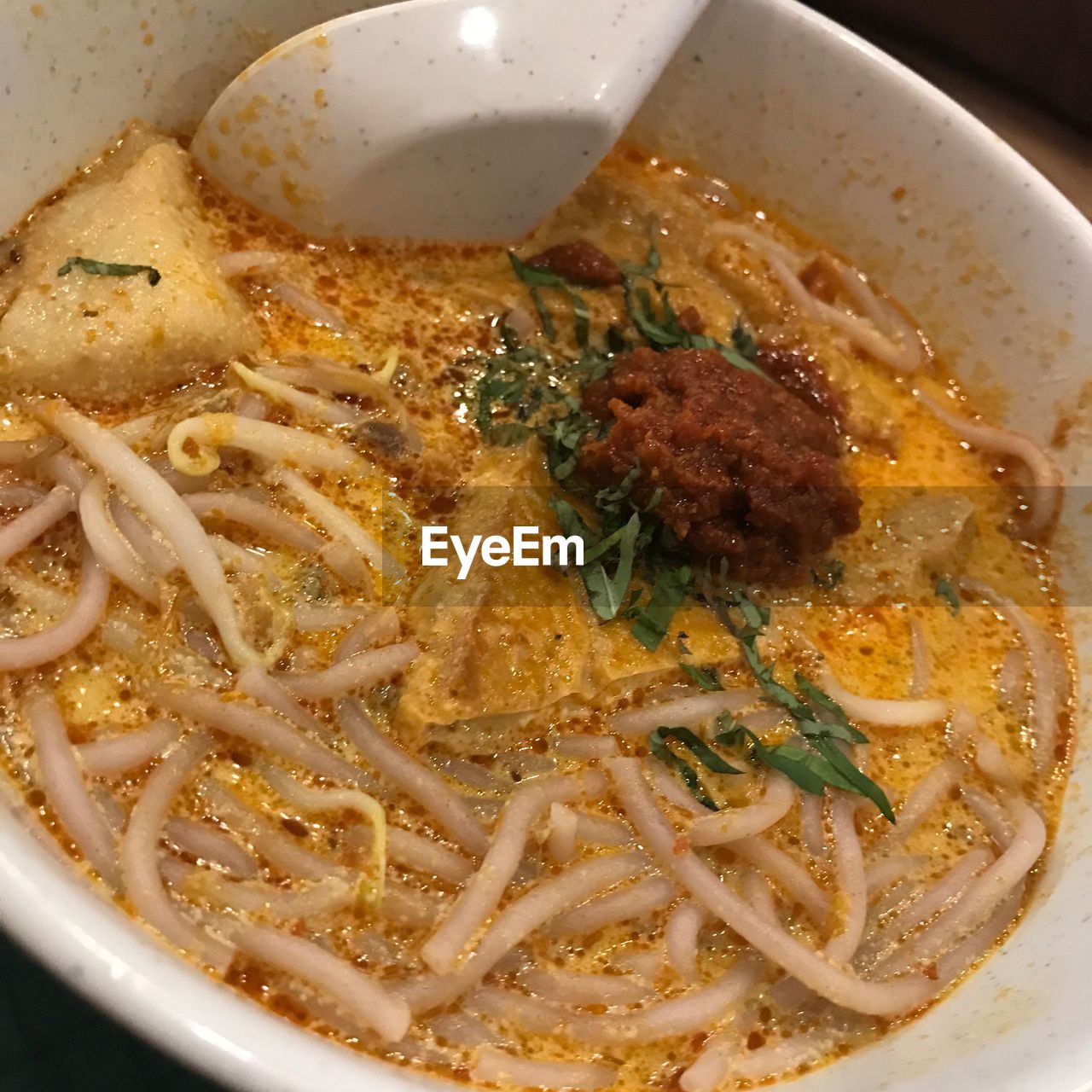 CLOSE-UP OF NOODLES WITH BOWL