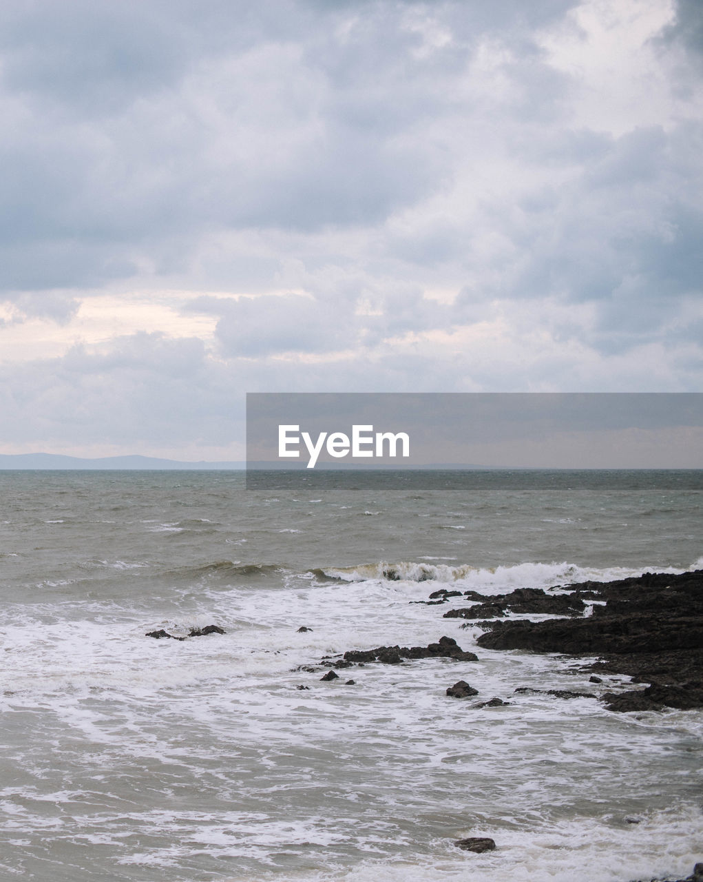 VIEW OF SEA AGAINST SKY