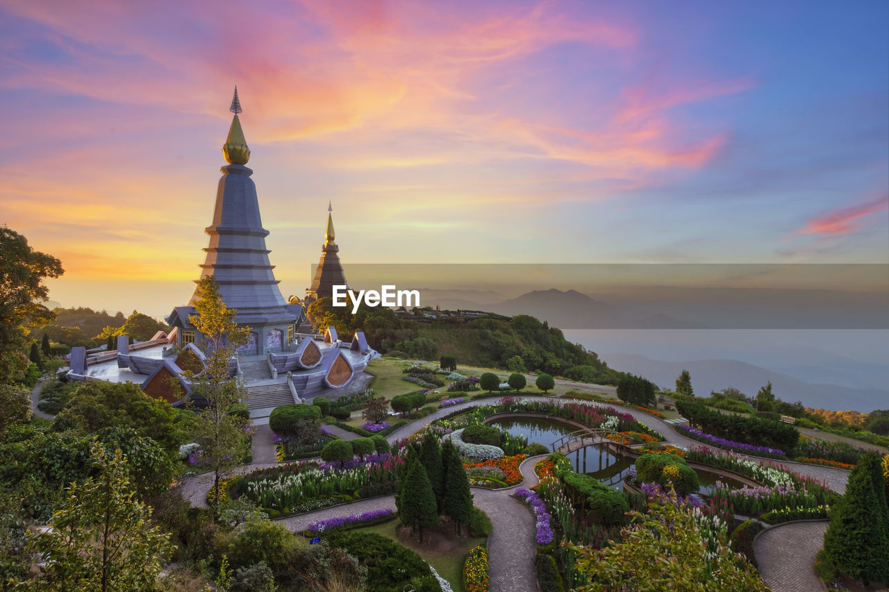 PANORAMIC VIEW OF TEMPLE BUILDING AGAINST SKY