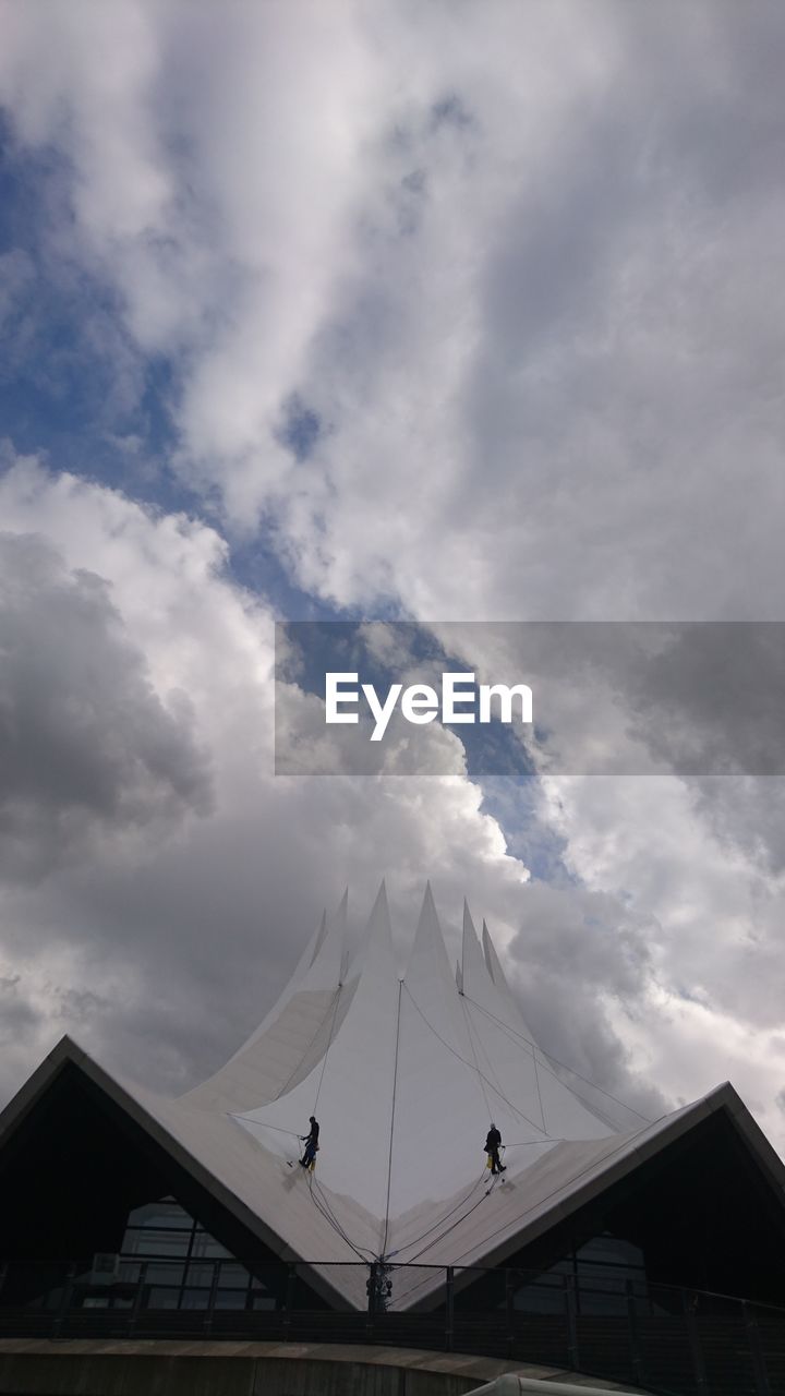 SCENIC VIEW OF MOUNTAIN AGAINST SKY