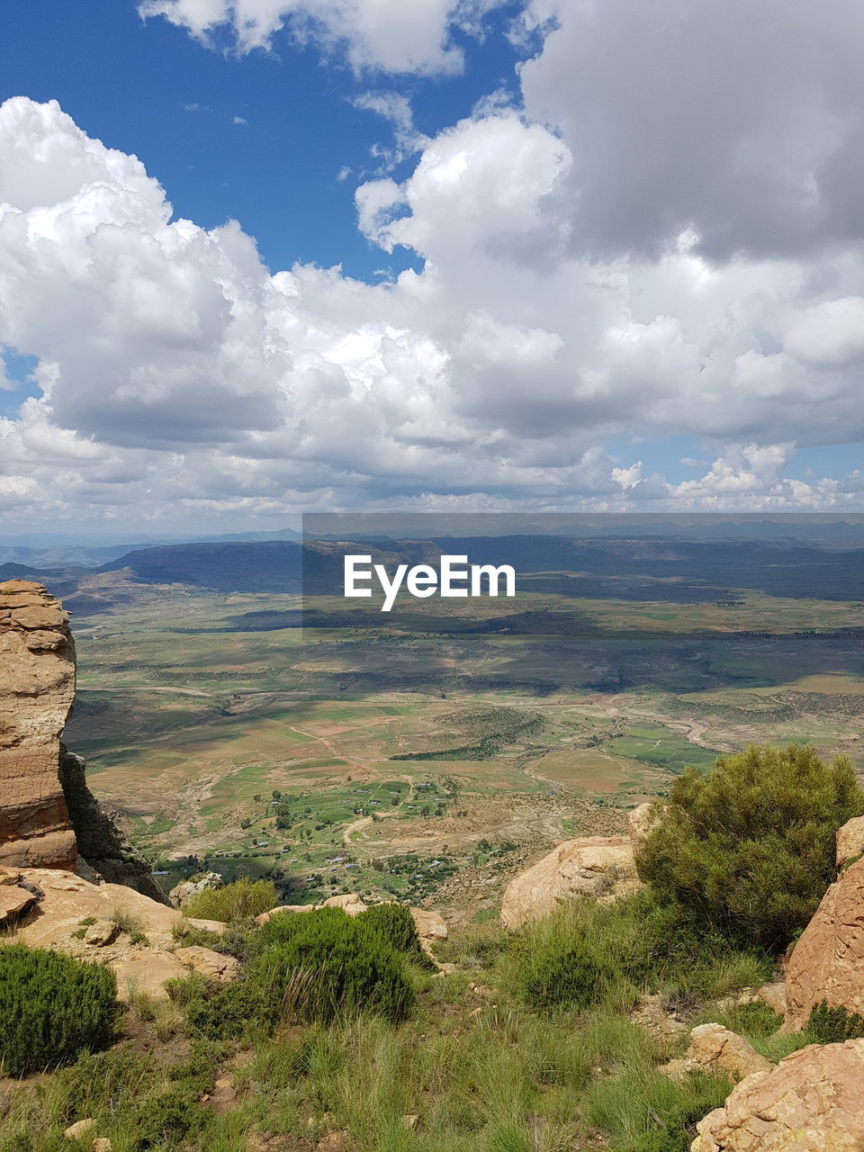 SCENIC VIEW OF LANDSCAPE