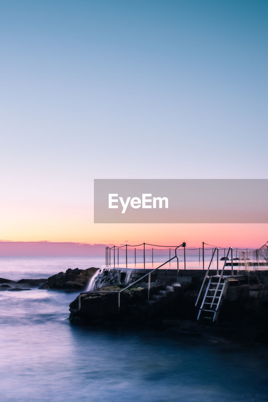 Morning sunrise at bronte baths in sydney, australia.