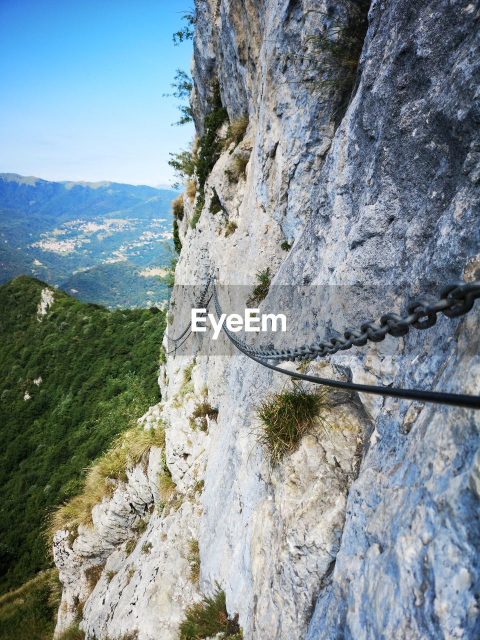 SCENIC VIEW OF MOUNTAIN AGAINST SKY