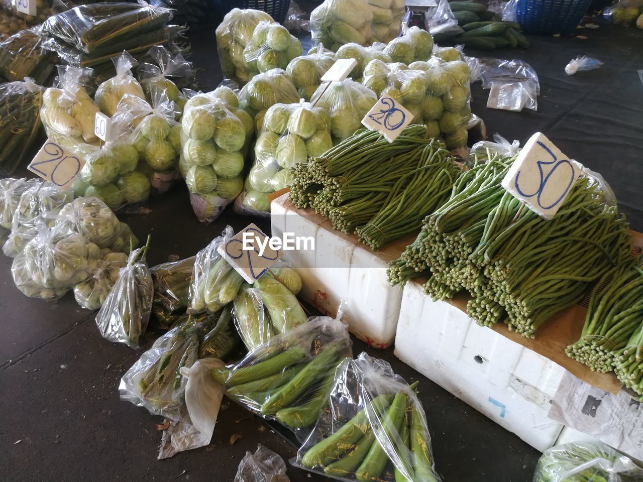 HIGH ANGLE VIEW OF VEGETABLES IN MARKET