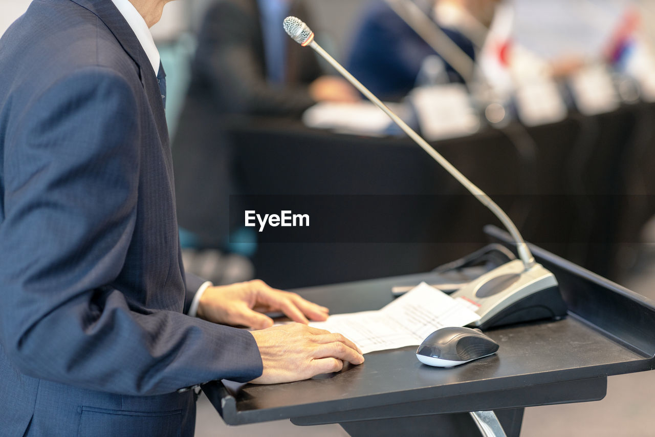 Business conference, corporate presentation, workshop, news conference, public or political event