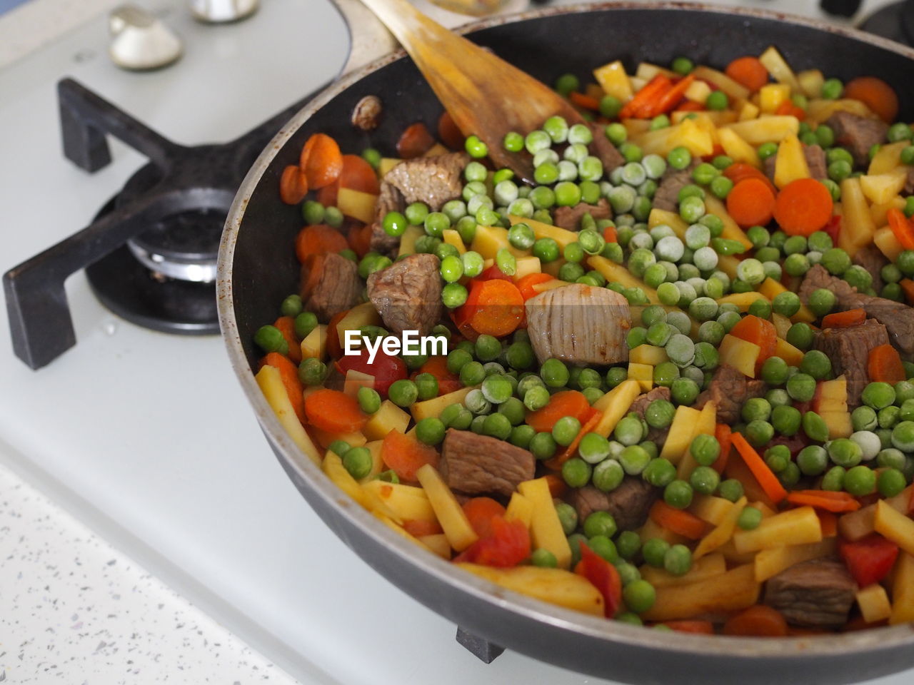 HIGH ANGLE VIEW OF VEGETABLES