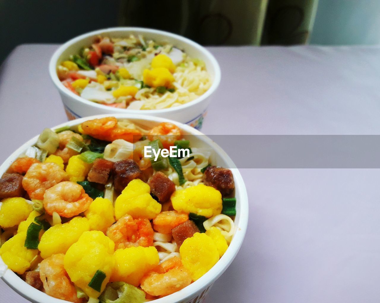 HIGH ANGLE VIEW OF FRUIT SALAD IN BOWL