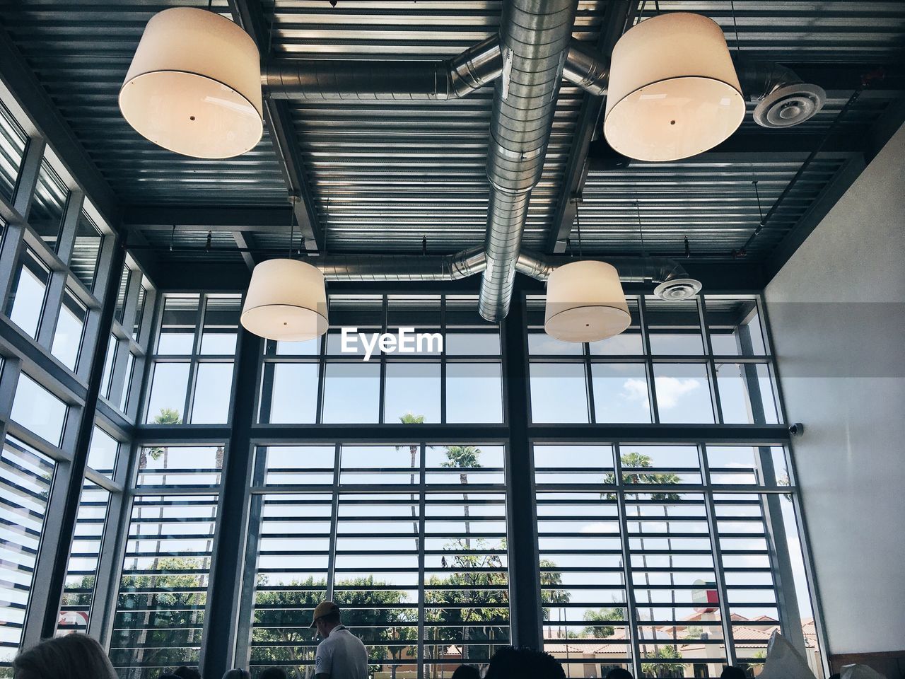 LOW ANGLE VIEW OF CEILING OF BUILDING